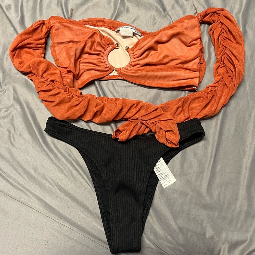 Black holistic bottoms with cute crop top